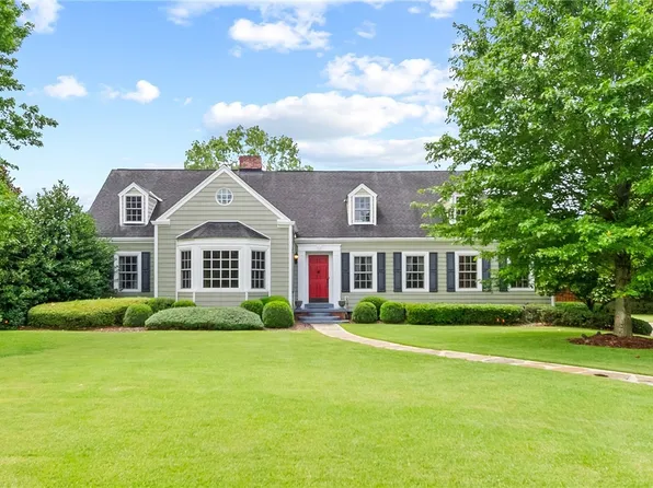 17 Hillcrest, Tuscaloosa, AL 35401