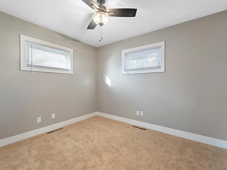 2445 Avenue I — Photo 13