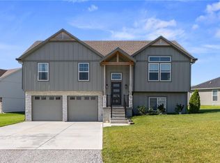 462 SE 90th Rd, Warrensburg, MO 64093