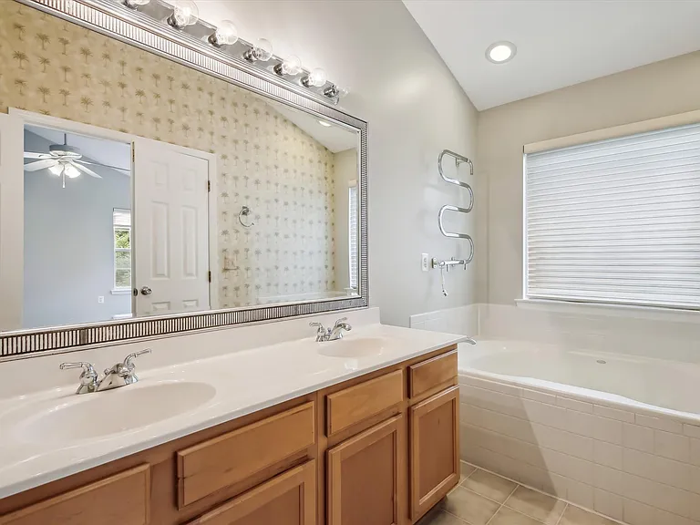 6733 Sullivan Way — Photo 37