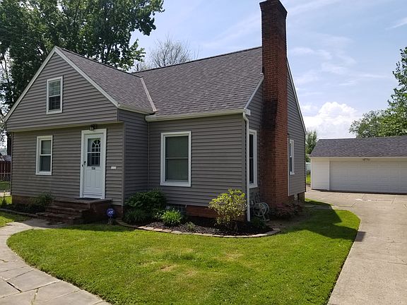 3rd image of 706 E 250th St