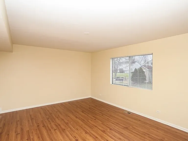 1350 Sebring Cir — Photo 3