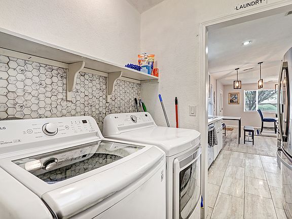 4th image of 10513 Griffith Park Dr NE