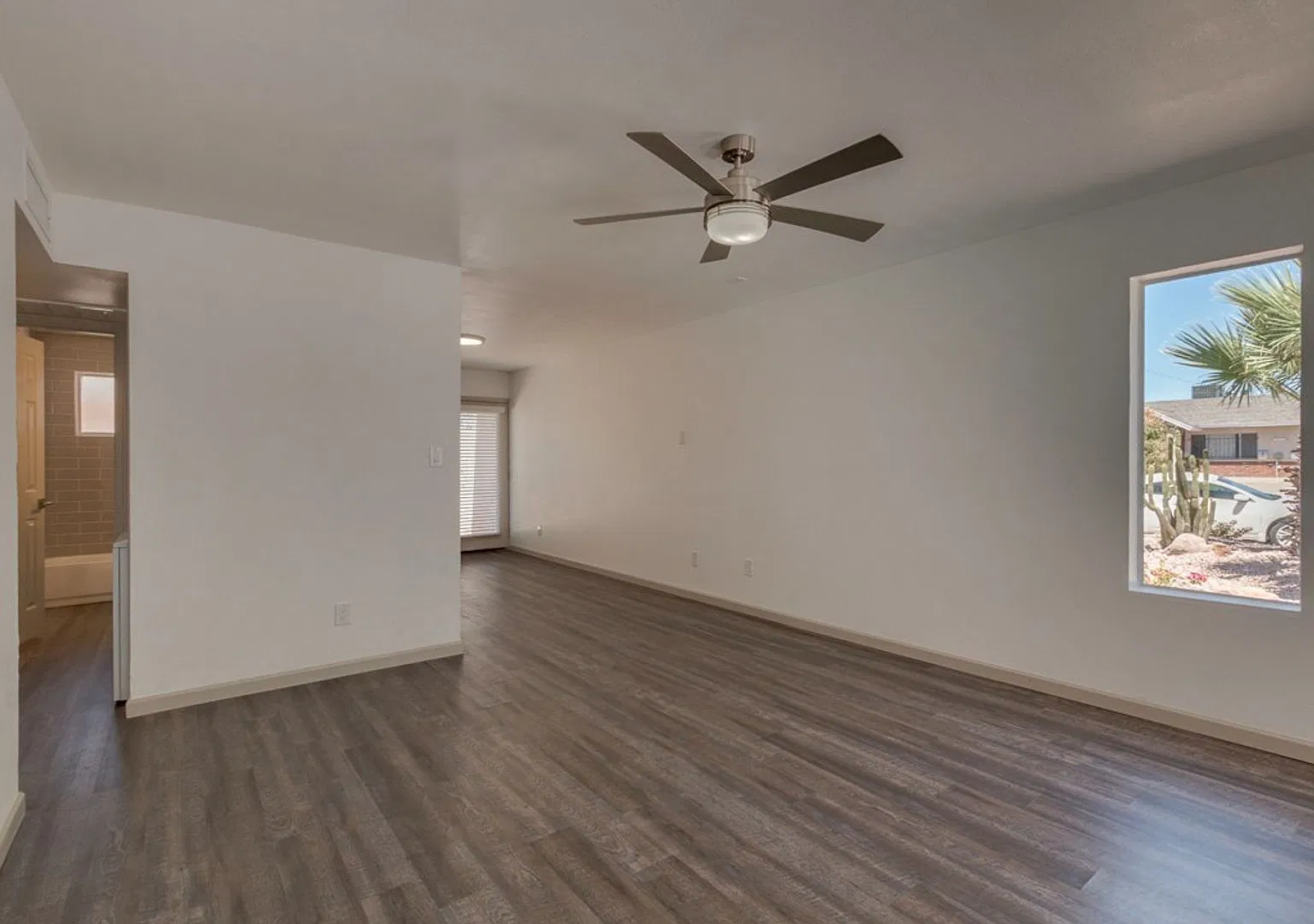 $0 First Month Rent! Remodeled 2 Bed Casita w/ Private Patio, W/D & Pool — Photo 3