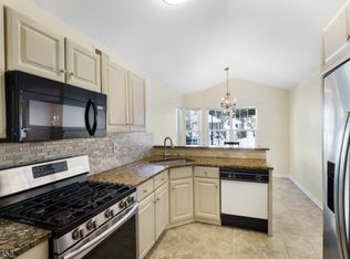 12 Woodmont Dr, Randolph, NJ 07869