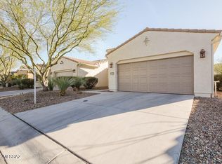 1744 E Burning Hill Dr, Green Valley, AZ 85614