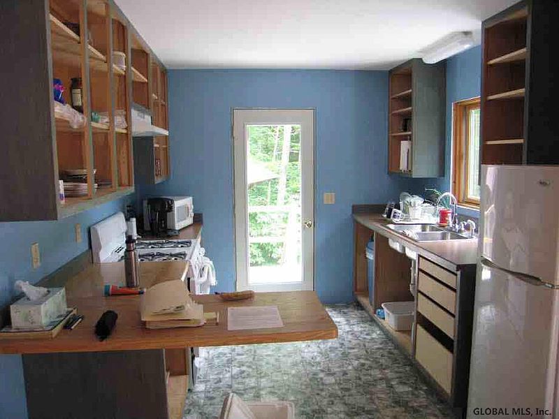 3rd image of 17 Woodline Road