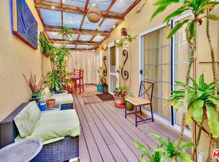 6625 Willoughby Ave, Los Angeles, CA 90038