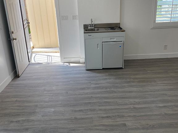 2nd image of 2318 Superior Ave