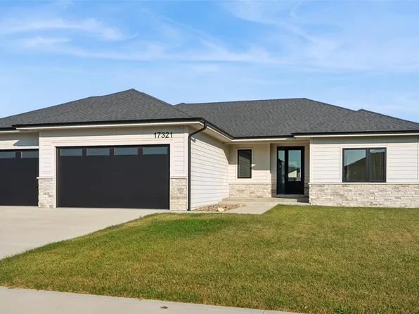 17321 N Valley Dr, Urbandale, IA 50323