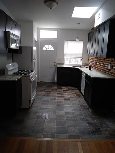 1118 Sargeant St Photo 1