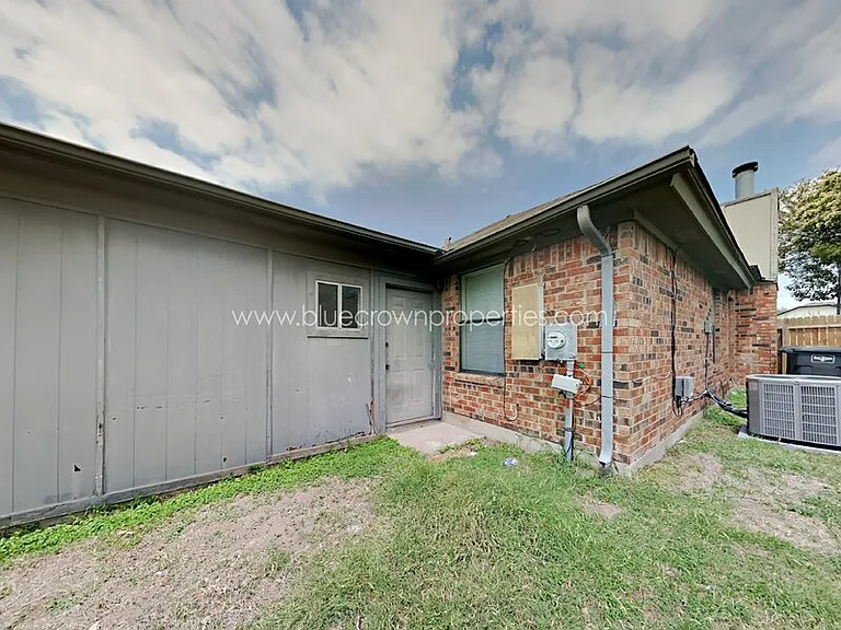 10317 Lone Pine Ln — Photo 14