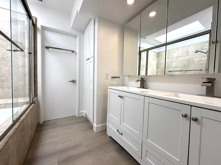 401-405 Westbourne St — Photo 14