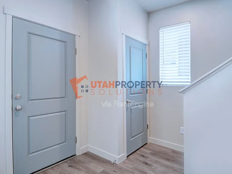 1025 W 400 S — Photo 5