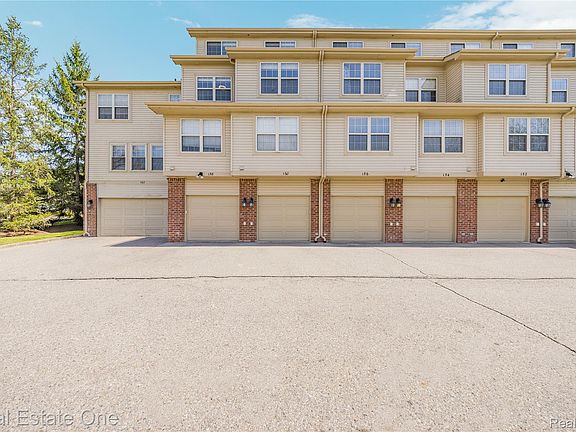 4th image of 160 Sandy Ln