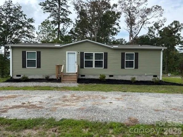 290 Poppy Acres Ln, East Flat Rock, NC 28726