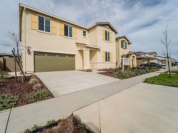 3rd image of 2099 Knotty Pine Way