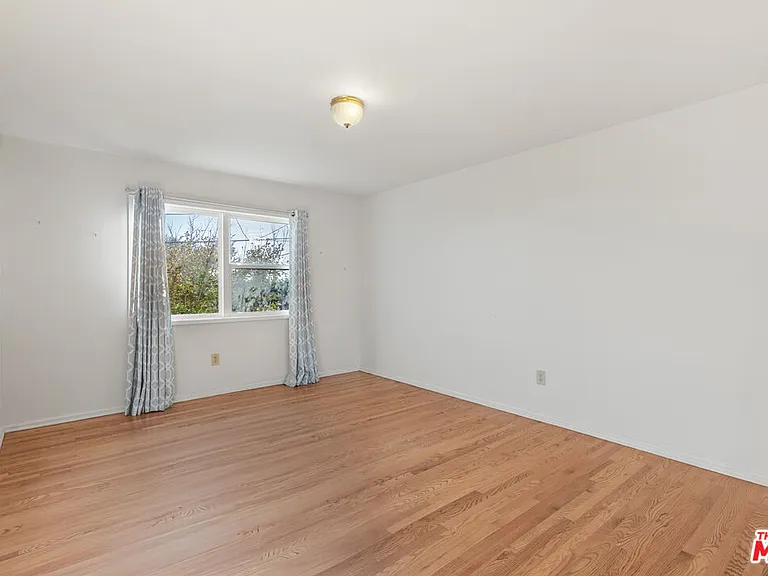 7203 Rindge Ave — Photo 19