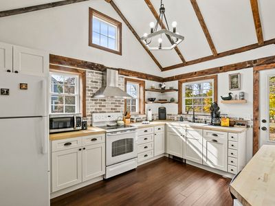 271 Bradley St, Lee, MA, 01238
