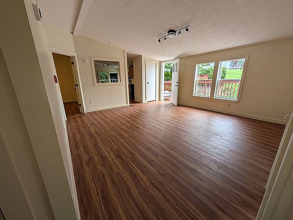 3rd image of 104 Park St