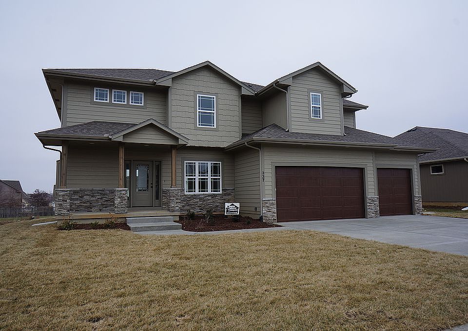 1st image of 337 SE Golden Ln