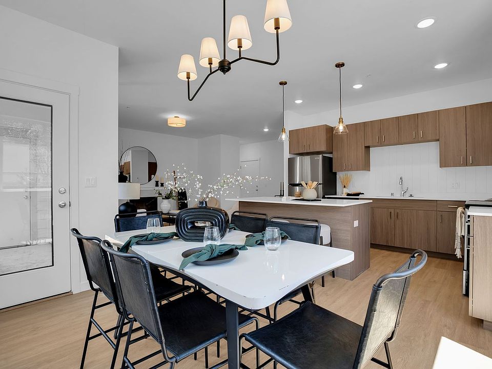 1st image of 7308 NE 51st St #13