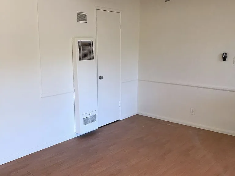 1560 N Hobart Blvd — Photo 1