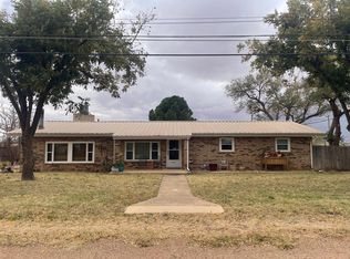 105 13th St, Seagraves, TX 79359