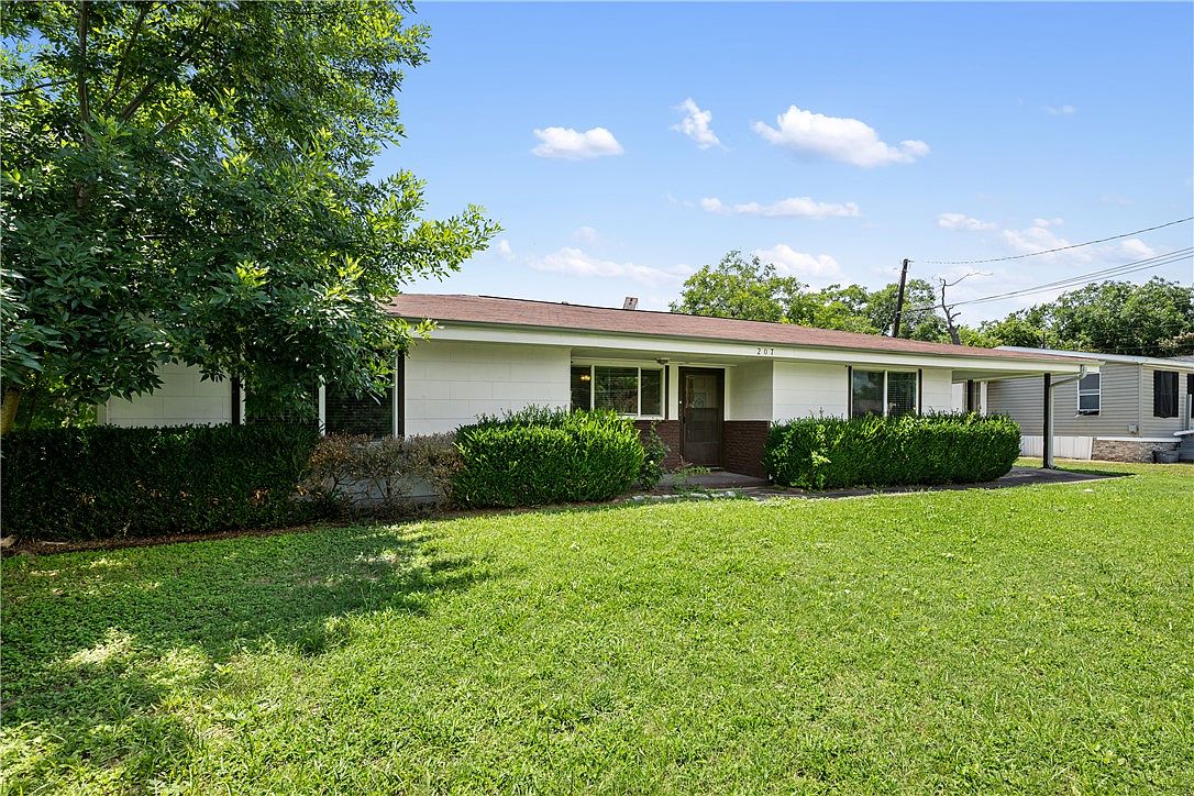207 N Main St, Thorndale, TX 76577 | Zillow