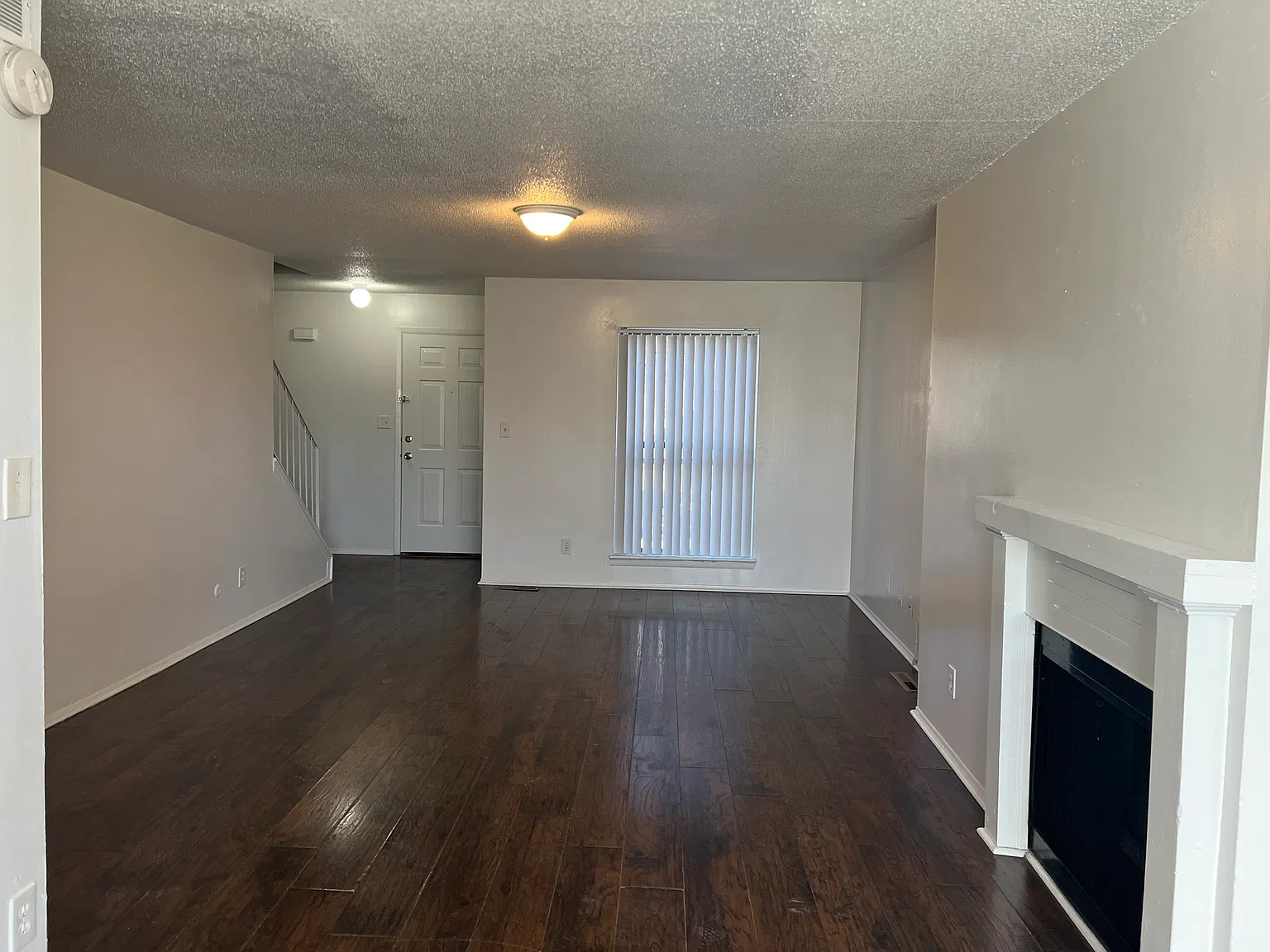 2 bed, 2.5 bath, 1200 sqft, $1,180 — Photo 3