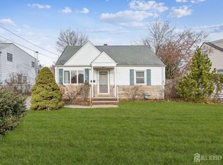 61 Duley Ave, Edison, NJ 08817