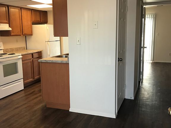 3rd image of 1304 Carrsbrooke Dr APT 6