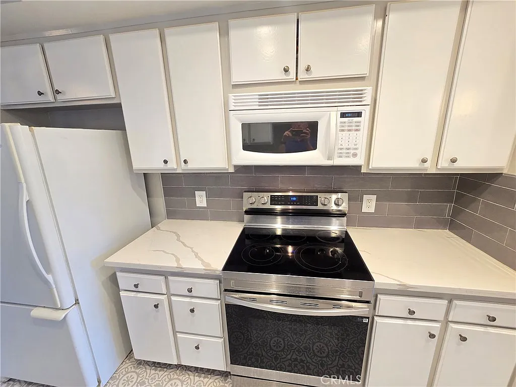 2 bed, 1754 sqft, $4,800 — Photo 3