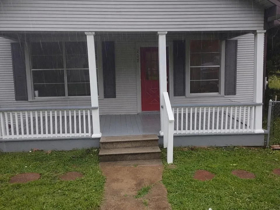 207 N Elizabeth Ave