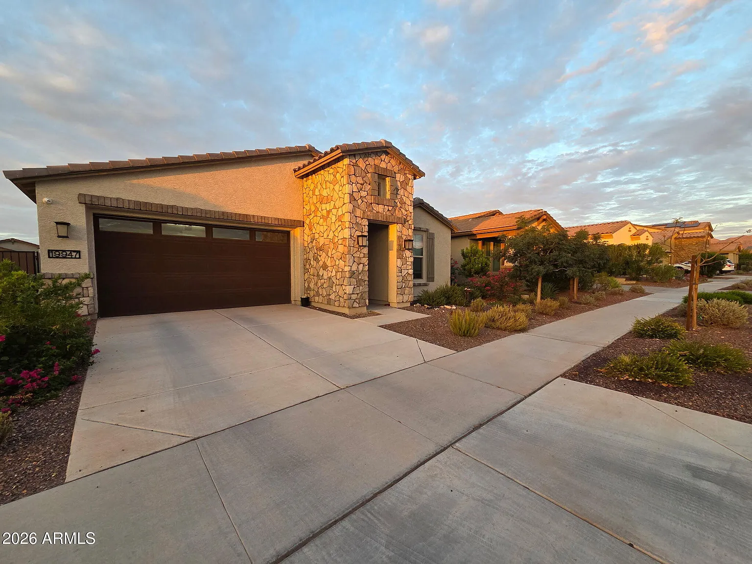 4 bed, 3.0 bath, 2199 sqft, $2,450 — Photo 2