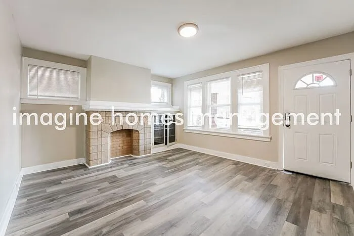 2 bed, 1.0 bath, 1536 sqft, $1,995 — Photo 2