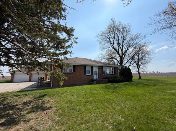 15266 Leroy Rd, Farmer City, IL 61842