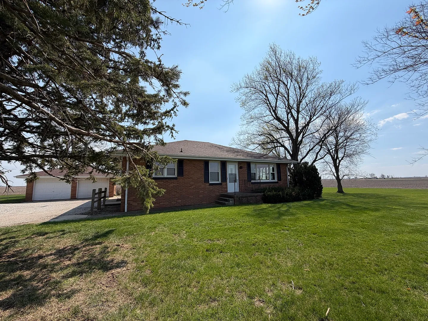 15266 Leroy Rd photo 1
