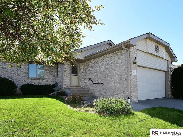 7825 Stonewall Ct, Lincoln, NE 68506
