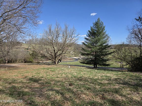 4th image of 985 Rangewood Rd