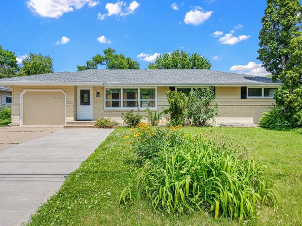 1640 7th St NW, New Brighton, MN 55112