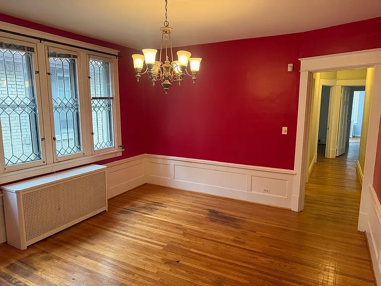 542 Richmond Ave #UPPER — Photo 1