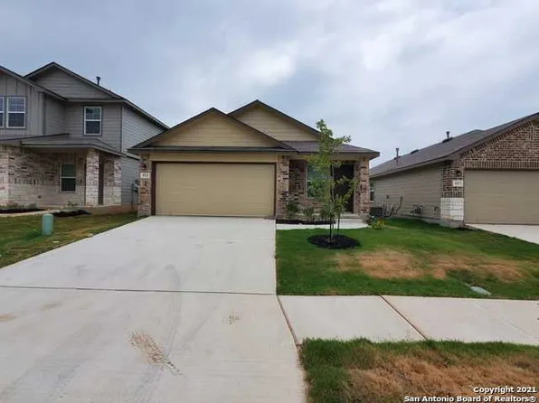 153 Middle Green Loop, Floresville, TX 78114