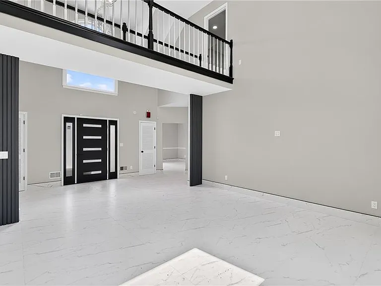 475 Trammell Dr — Photo 3