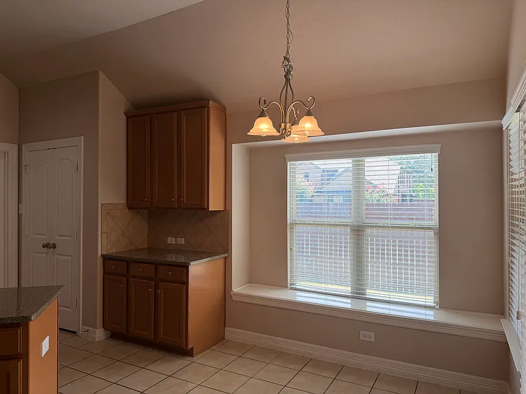 9638 Castlerock Trl — Photo 10