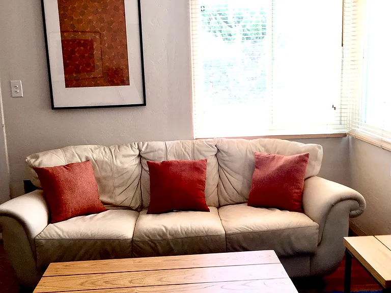 720 Salem Ct — Photo 8