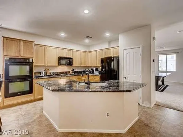 27 Desert Gallery St, Henderson, NV 89012