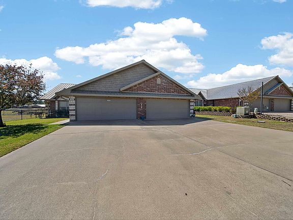 3rd image of 1442 Garner Ln