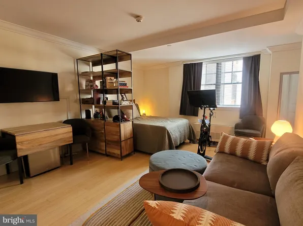 1701 Locust St, Philadelphia, PA