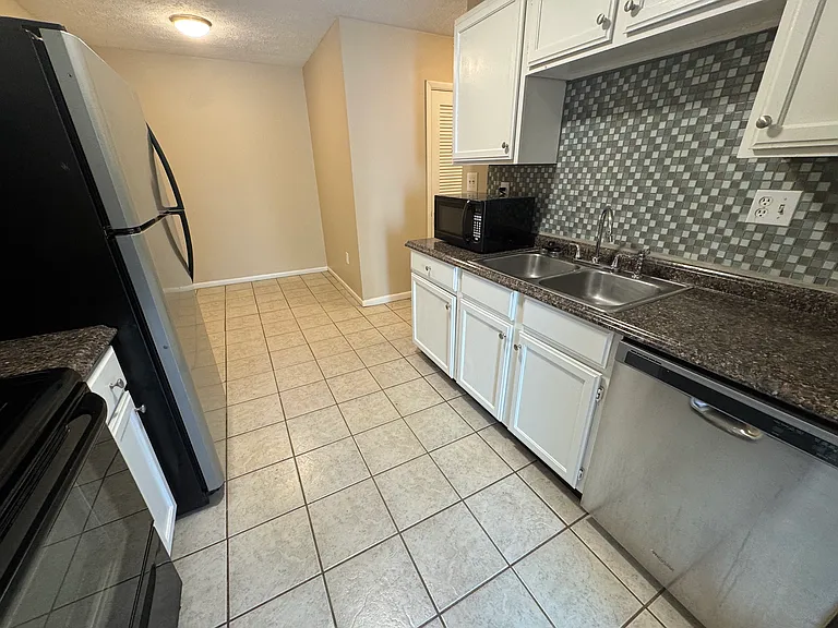 1200 Robbins Run Ct #1204 — Photo 9